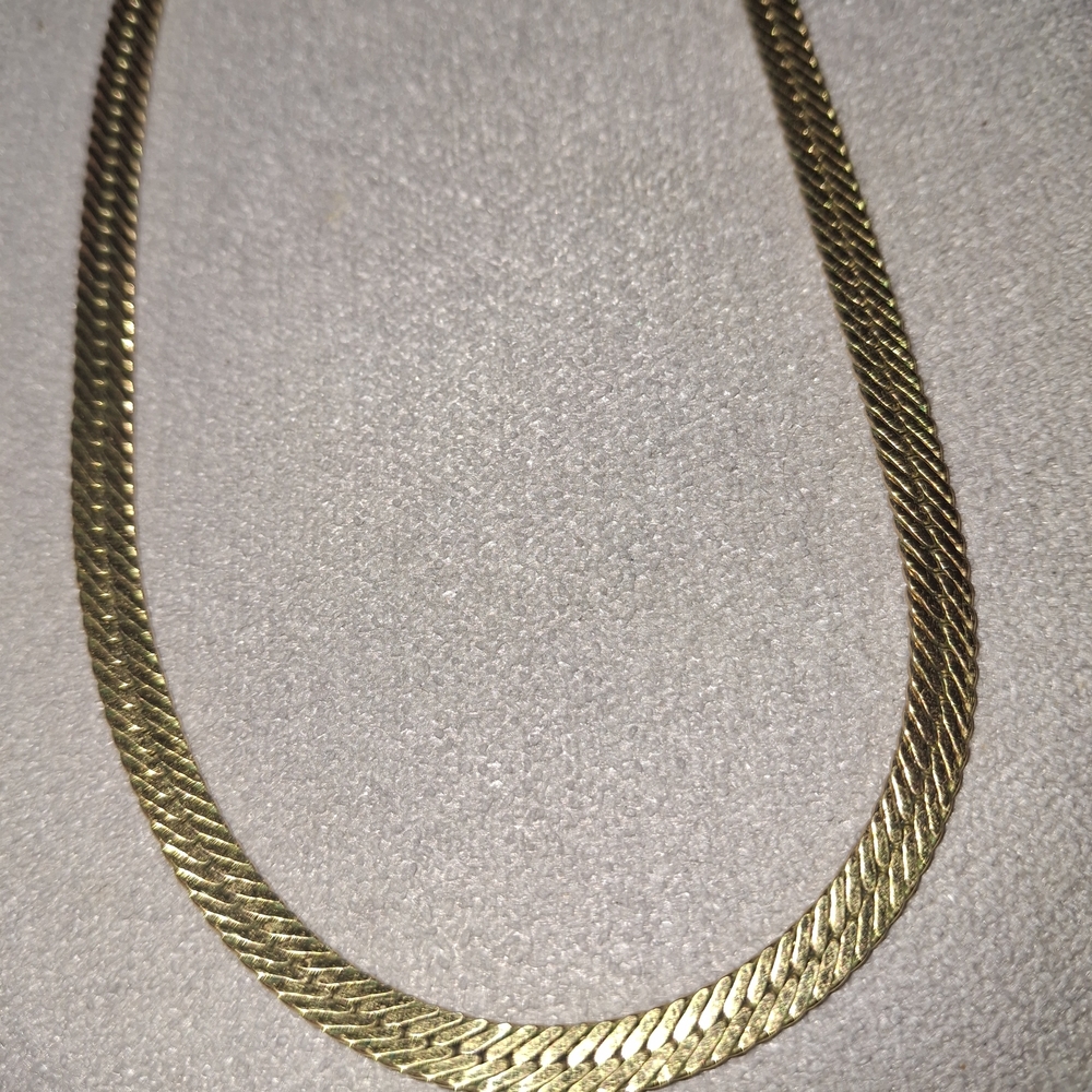 Elegant Gold Bracelet